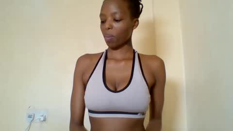 Snapshot of miami_muffin chatting on June 14, 2026, 2:46 am Muffin online show from June 14, 2026, 2:46 am