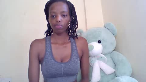 Snapshot of miami_muffin chatting on June 17, 2026, 12:40 pm Muffin online show from June 17, 2026, 12:40 pm