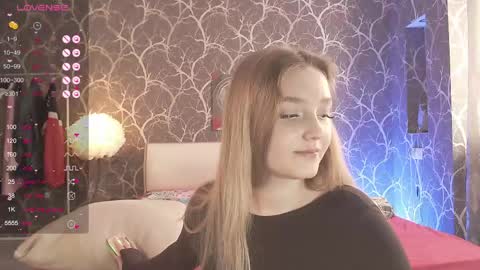 Mia online show from May 2, 2026, 3:06 pm