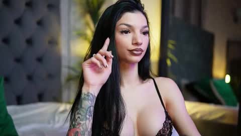 Snapshot of miamicoffee chatting on November 1, 2025, 5:26 pm Miami online show from November 1, 2025, 5:26 pm