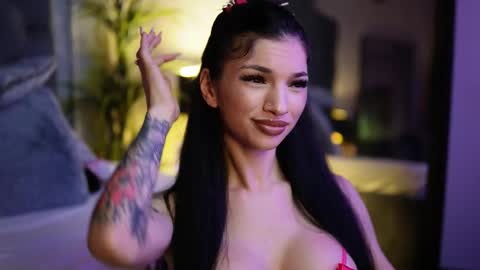 Snapshot of miamicoffee chatting on December 3, 2025, 7:01 pm Miami online show from December 3, 2025, 7:01 pm