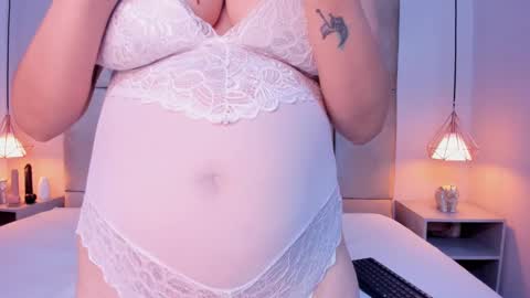 Snapshot of miamiller69 chatting on February 2, 2025, 5:10 am Mia online show from February 2, 2025, 5:10 am