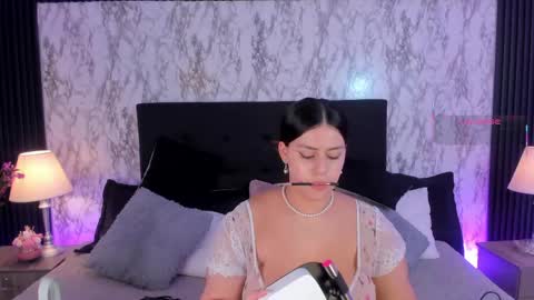 Mia   -5 7001400 Follow  online show from May 27, 2026, 1:08 pm