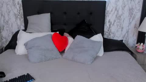 Mia   -5 7001400 Follow  online show from June 23, 2026, 7:34 pm