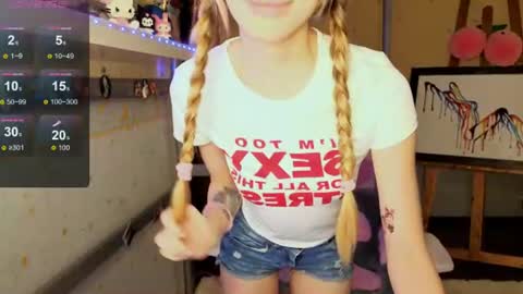 Snapshot of miamooonn chatting on July 4, 2026, 2:01 pm MiaMoon online show from July 4, 2026, 2:01 pm