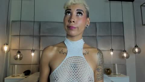 Mia Morgann online show from February 12, 2025, 5:26 pm