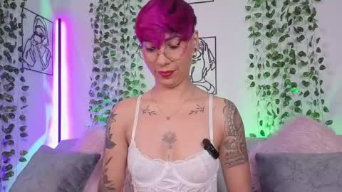 Mia Morgann online show from April 19, 2026, 2:05 pm