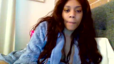 MiaMuffn online show from May 8, 2026, 8:36 pm