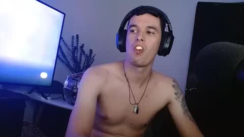 miaou_miaou online show from January 5, 2025, 4:47 am