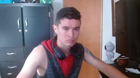 miaou_miaou online show from February 9, 2025, 6:05 pm