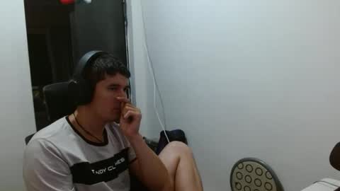 miaou_miaou online show from April 27, 2026, 2:42 am