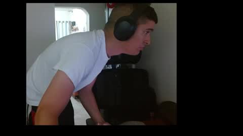 miaou_miaou online show from May 24, 2026, 6:46 pm