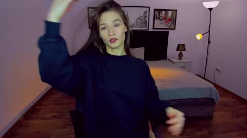 Snapshot of miapaw chatting on December 24, 2024, 6:39 pm Mia online show from December 24, 2024, 6:39 pm