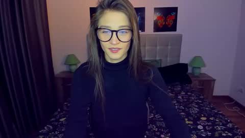 Snapshot of miapaw chatting on January 5, 2025, 6:24 pm Mia online show from January 5, 2025, 6:24 pm