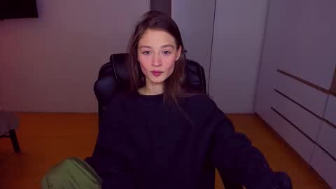 Snapshot of miapaw chatting on February 10, 2025, 2:59 pm Mia online show from February 10, 2025, 2:59 pm