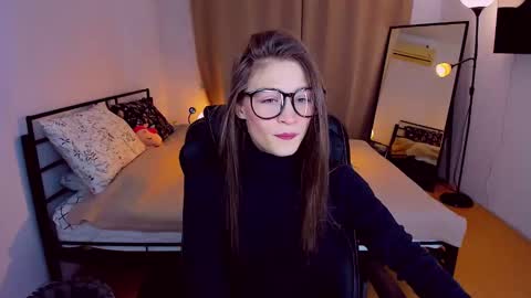 Snapshot of miapaw chatting on February 13, 2025, 3:03 pm Mia online show from February 13, 2025, 3:03 pm