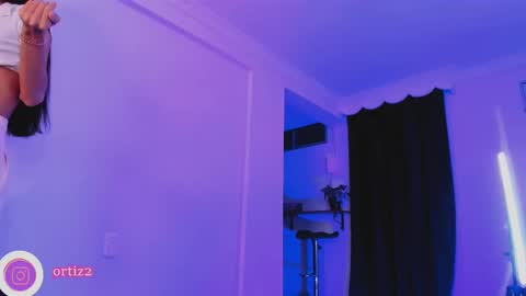 Snapshot of miapink_ofi_ chatting on October 8, 2025, 1:25 am miapink_ofi_ online show from October 8, 2025, 1:25 am