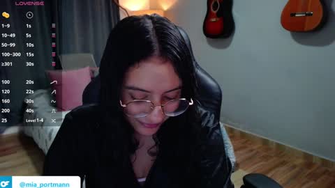 MIAPORTMANN online show from December 17, 2024, 8:32 pm