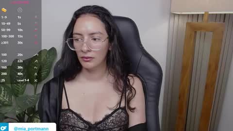 MIAPORTMANN online show from February 18, 2026, 8:10 am