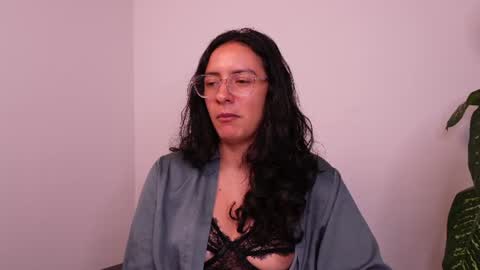 Snapshot of miaportman chatting on July 5, 2026, 7:15 am MIAPORTMANN online show from July 5, 2026, 7:15 am