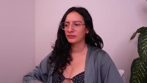 Snapshot of miaportman chatting on July 6, 2026, 6:10 am MIAPORTMANN online show from July 6, 2026, 6:10 am