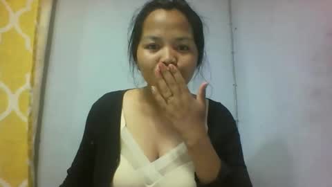 miarii online show from October 19, 2025, 4:24 am