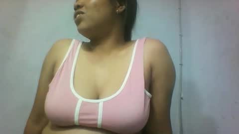 miarii online show from December 20, 2025, 5:42 pm