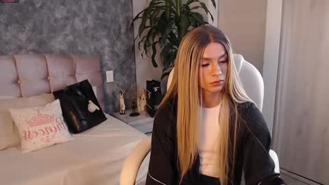 Mia Romanove online show from September 11, 2025, 6:35 am