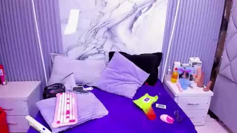 Miarose 69 online show from June 8, 2026, 7:58 pm