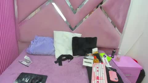 Miarose 69 online show from June 18, 2026, 12:00 am