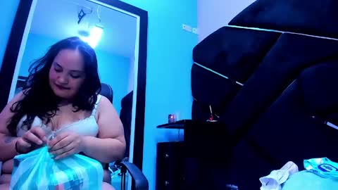 MiaRouse online show from May 5, 2026, 2:52 am