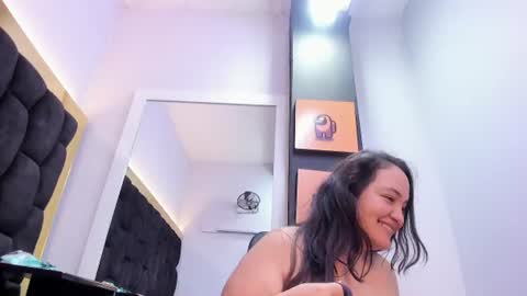 Snapshot of miarous69 chatting on June 12, 2026, 4:00 am MiaRouse online show from June 12, 2026, 4:00 am