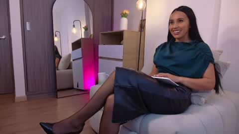 Snapshot of miarouss3 chatting on June 5, 2026, 1:28 pm My name is Mia Please say hello I like to chat with you. If you have requests or dirty talk please use tip online show from June 5, 2026, 1:28 pm