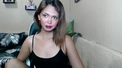 Snapshot of miasexxie chatting on July 7, 2026, 12:02 am mia online show from July 7, 2026, 12:02 am