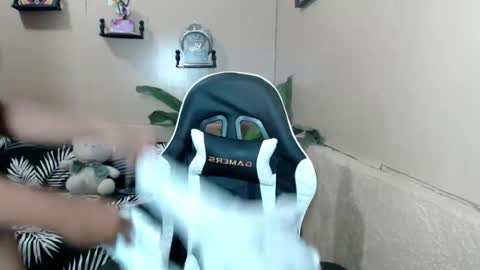 Snapshot of miasexxie chatting on July 7, 2026, 9:46 am mia online show from July 7, 2026, 9:46 am