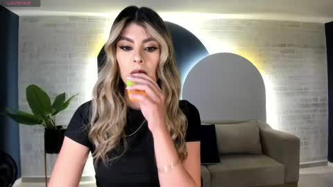 Mia Silva online show from April 29, 2026, 11:25 am