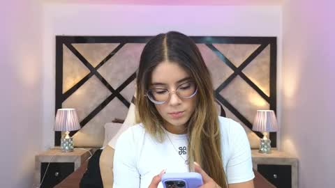 Snapshot of miasilverr chatting on June 2, 2026, 7:05 pm Mia online show from June 2, 2026, 7:05 pm