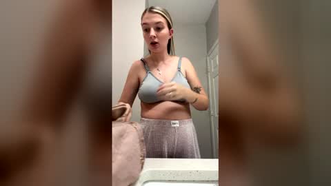 Snapshot of miasmith_001 chatting on May 6, 2026, 7:41 pm miasmith_001 online show from May 6, 2026, 7:41 pm