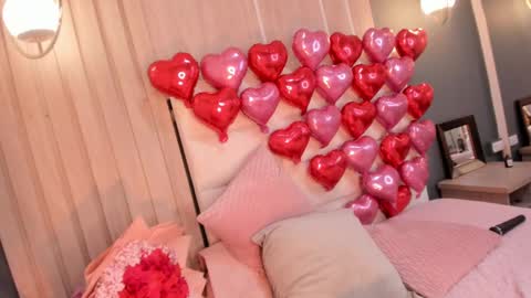 Mia online show from February 14, 2025, 12:19 am