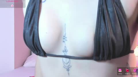 Mia online show from April 27, 2026, 3:21 pm