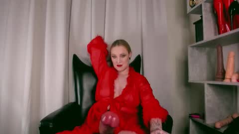 Snapshot of miaunicorn chatting on November 11, 2025, 9:53 am Lana online show from November 11, 2025, 9:53 am