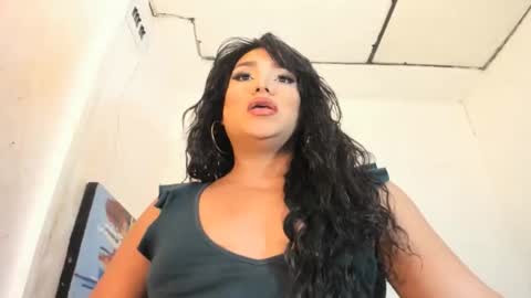 miavaniity54 online show from September 19, 2025, 9:15 pm