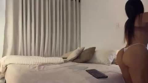 Mia online show from February 1, 2026, 2:15 pm