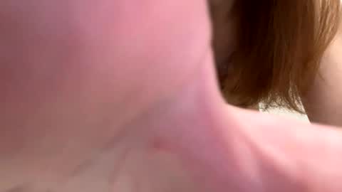 miavelvetxo online show from April 24, 2026, 8:33 pm