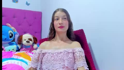  Chloe  online show from June 3, 2026, 11:54 pm