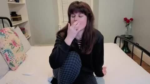 Mia  online show from February 25, 2026, 9:57 pm