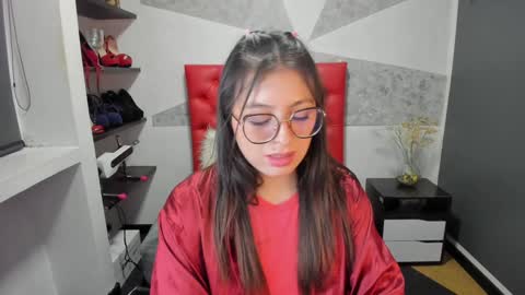 Snapshot of miawils_ chatting on December 2, 2024, 10:34 pm M I A W I L S online show from December 2, 2024, 10:34 pm