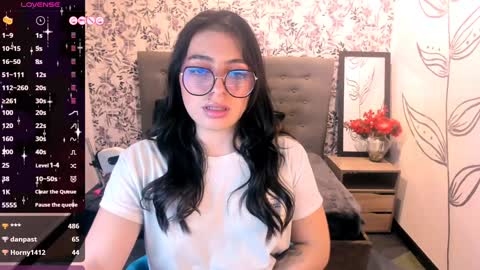 Snapshot of miawils_ chatting on December 13, 2024, 6:00 am M I A W I L S online show from December 13, 2024, 6:00 am