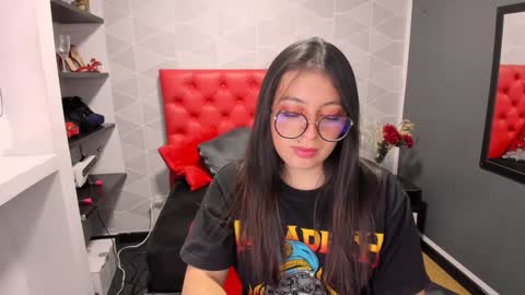 Snapshot of miawils_ chatting on January 22, 2025, 8:06 pm M I A W I L S online show from January 22, 2025, 8:06 pm