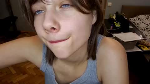 Snapshot of micasulejmanovski chatting on November 8, 2025, 5:23 pm Luna online show from November 8, 2025, 5:23 pm